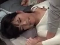 もしも後妻に入った新しいお母さんが若すぎたらどうしますか？