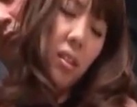 おっぱい揉まれて母乳飛び散る人妻～結城みさ